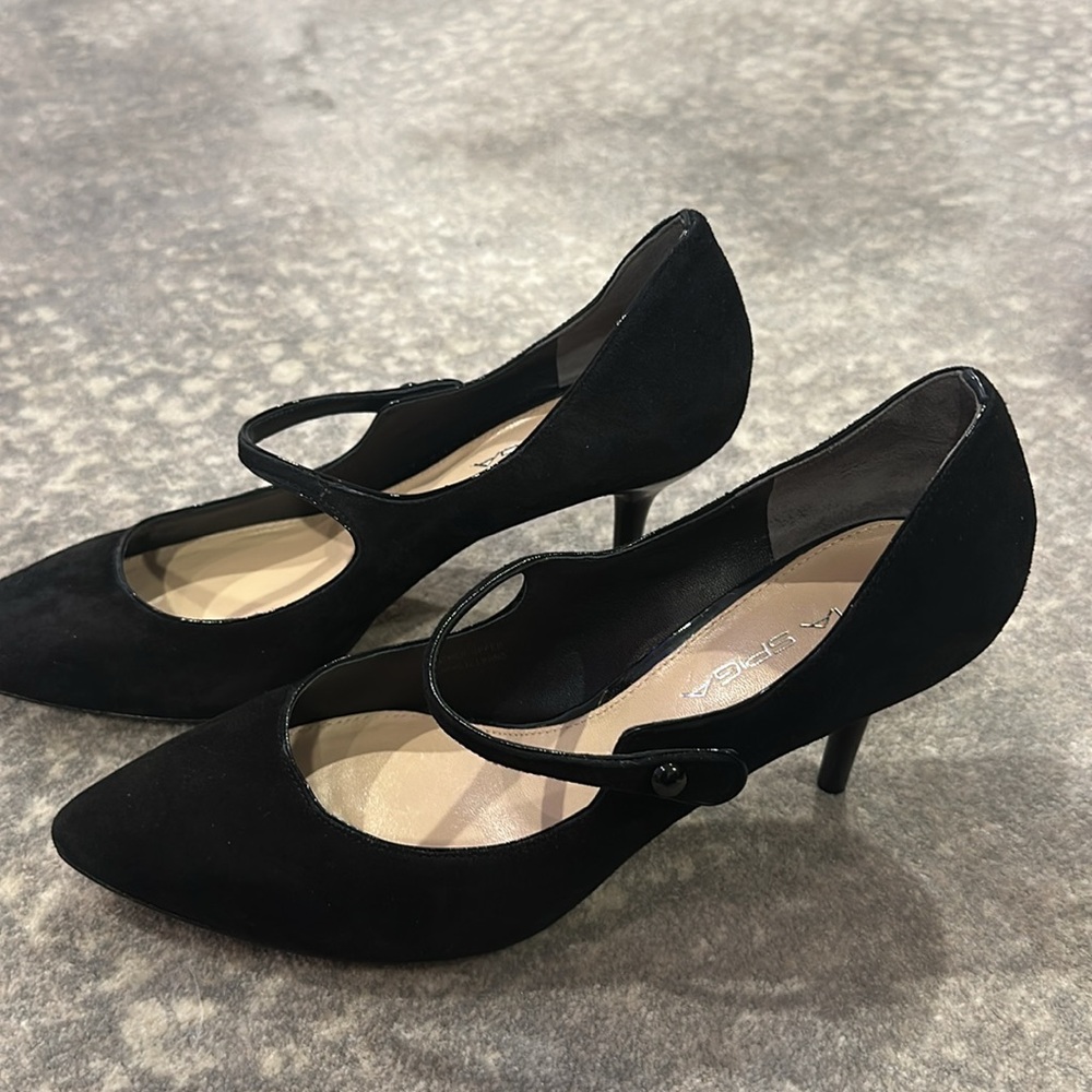 VIA SPIGA BLACK SUEDE MARYJANE PUMP SIZE 37.5